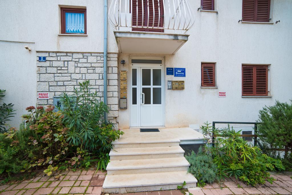 Apartments Daria Ровинь Экстерьер фото